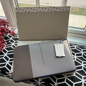 ❌SOLD❌ Rothy’s Stone Brown Laptop Portfolio - NEW WITH TAGS (NWT)